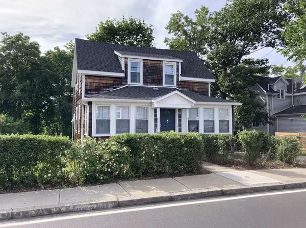 1062 Sea St, Quincy, MA 02169