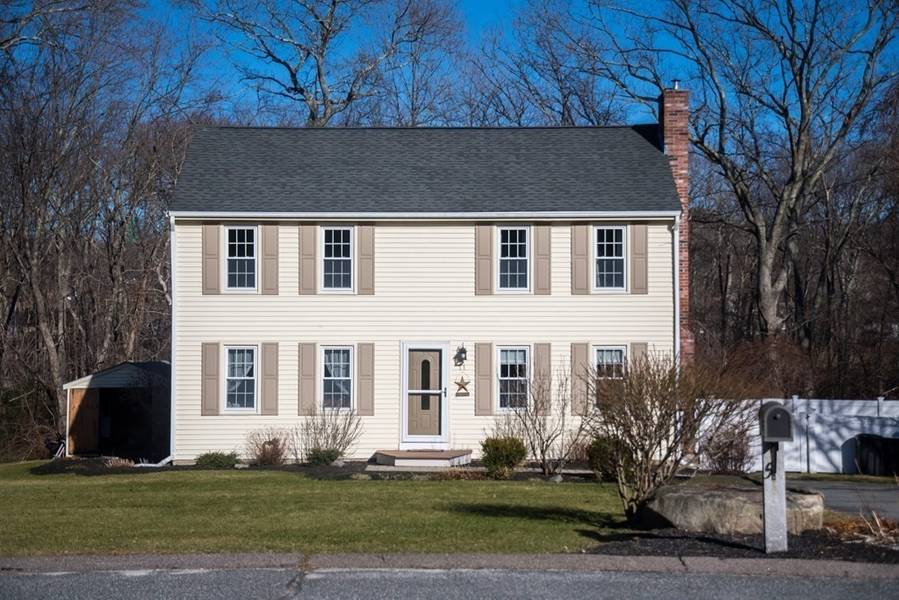 11 Dawn St, Blackstone, MA 01504