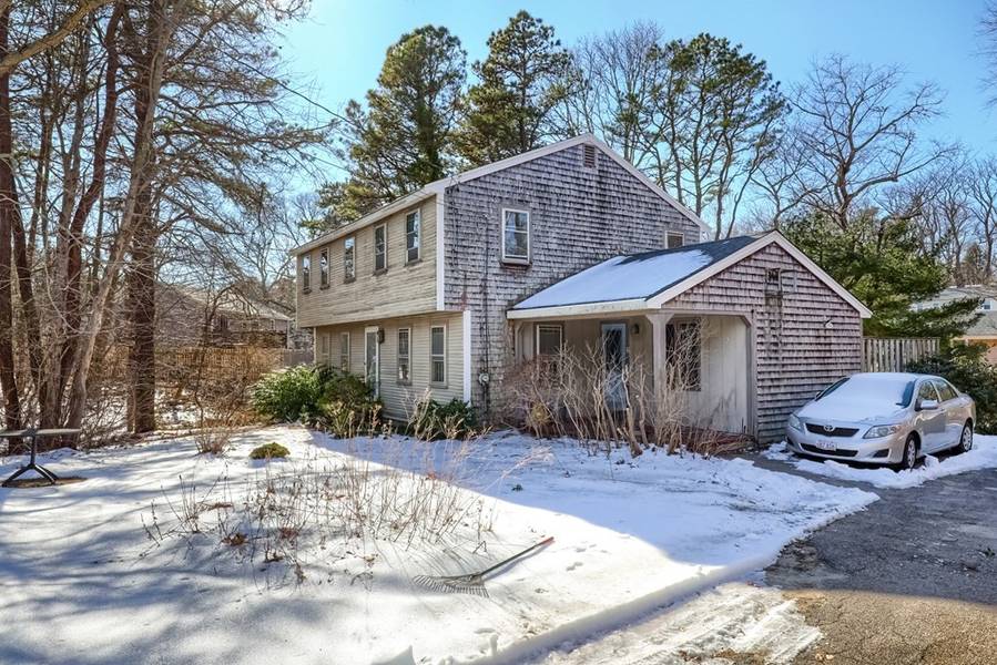 2 Eel River Cir, Plymouth, MA 02360