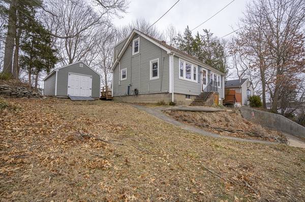 503 Monponsett St, Halifax, MA 02338