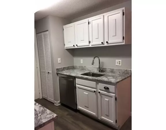 Natick, MA 01760,28 Walden Dr #19