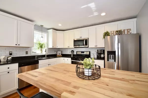 Wareham, MA 02576,35 Farmers Ln