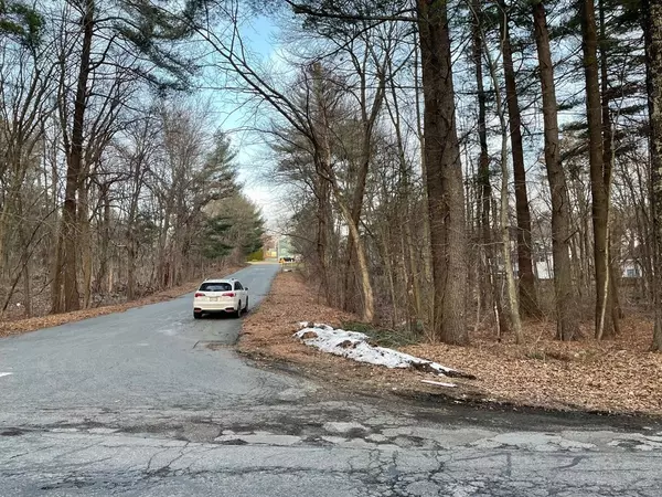 Sutton, MA 01590,45 Stone School Rd