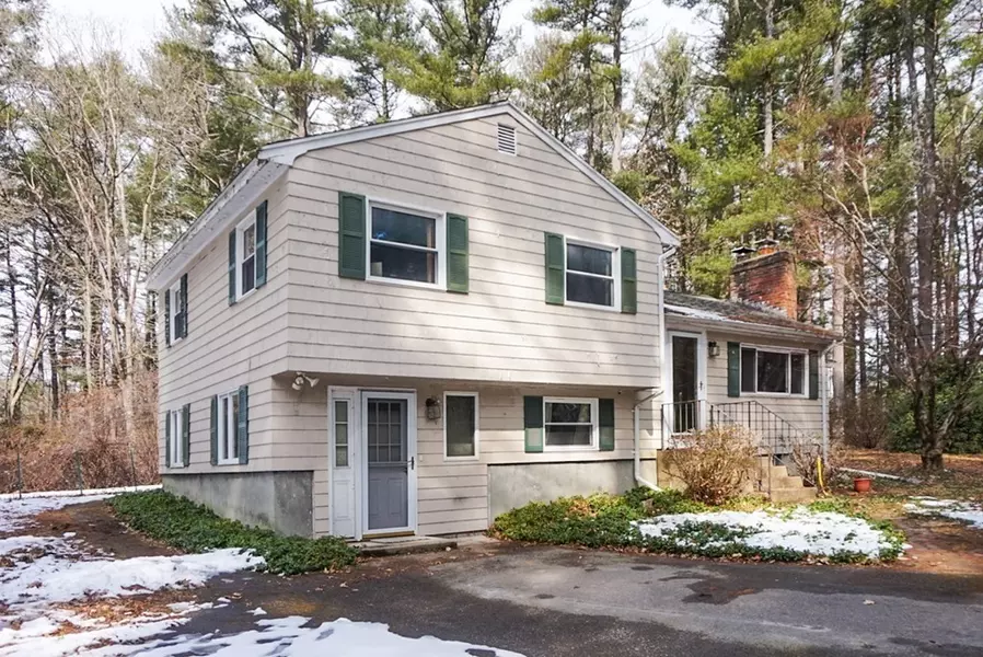 381 Brook St, Carlisle, MA 01741