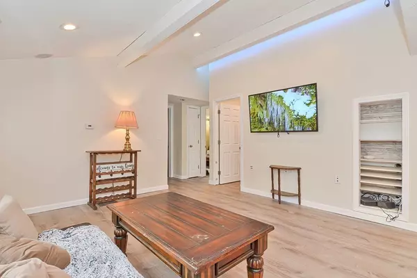 79 Plymouth Ave, Wareham, MA 02538