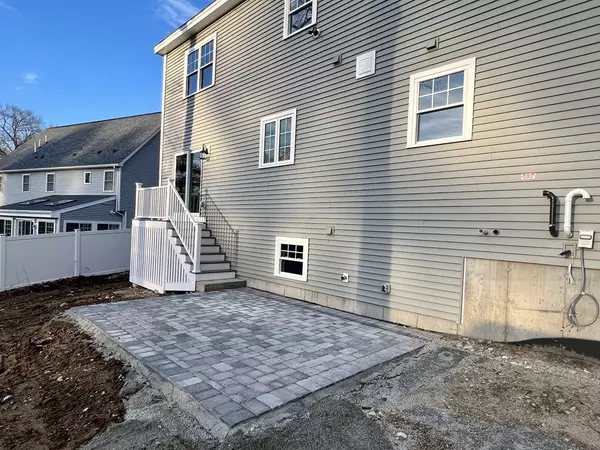 Bedford, MA 01730,7 Perham Street