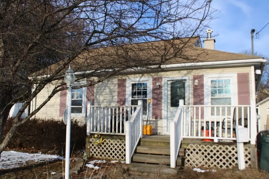 37 Columbus Ave, Greenfield, MA 01301