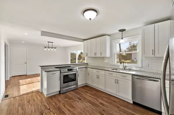 16 Sally Ave, Westfield, MA 01085