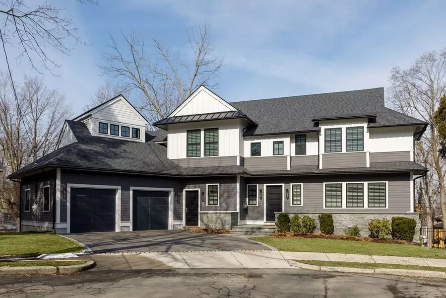 15 Inis Cir, Newton, MA 02465