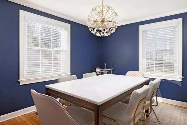 Needham, MA 02492,24 Fairfax Rd