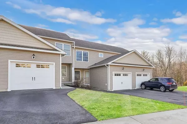 Agawam, MA 01001,4B Maple View Ln #B