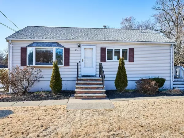 347 Lexington St, Woburn, MA 01801