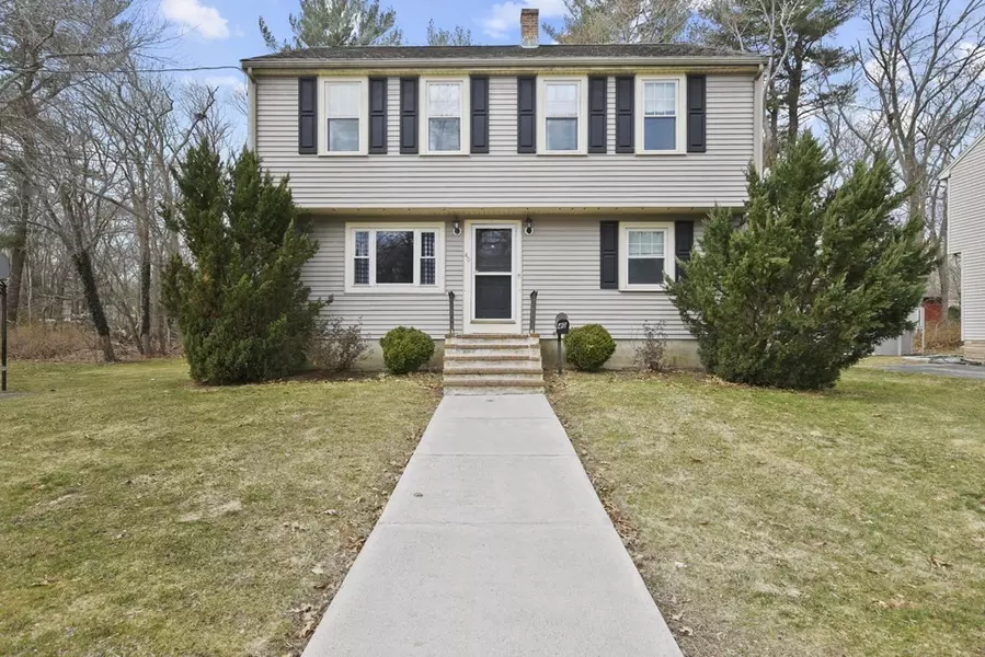 40 Harriss Ct, Abington, MA 02351