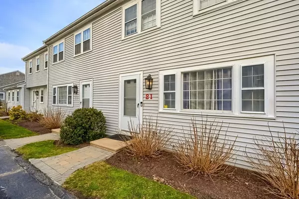 110 W Main St #21, Barnstable, MA 02601