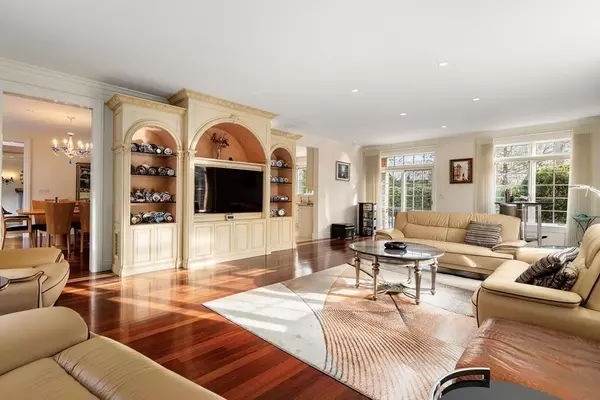 Newton, MA 02467,7 Monadnock Rd
