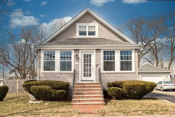 39 Edgemont Rd, Braintree, MA 02184