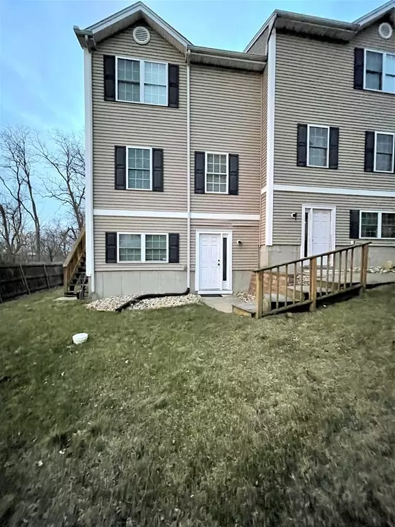 Fall River, MA 02720,318 Crescent St #B