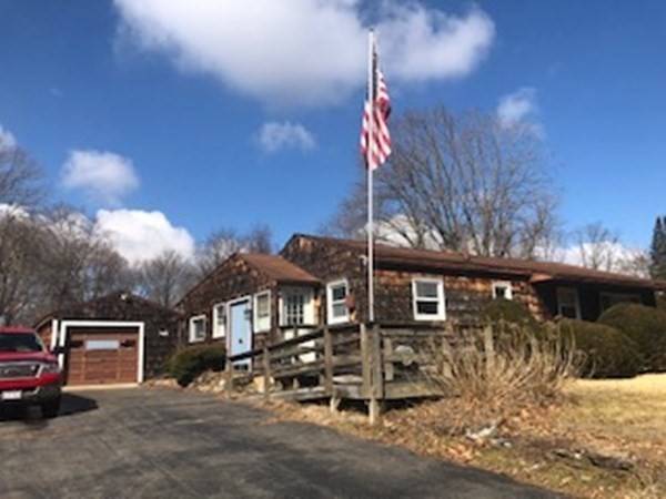 96 Ridgeway Drive, Agawam, MA 01030