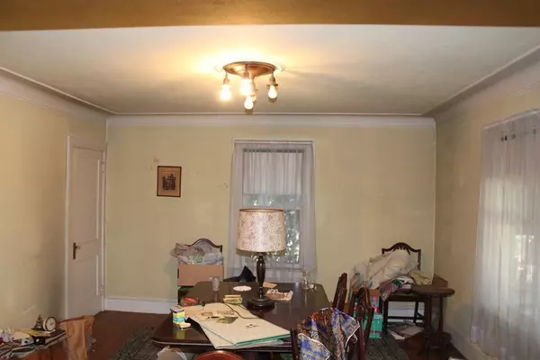 Deerfield, MA 01373,44 Thayer St