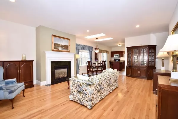 Rochester, MA 02770,11 Hathaway Pond Circle #11
