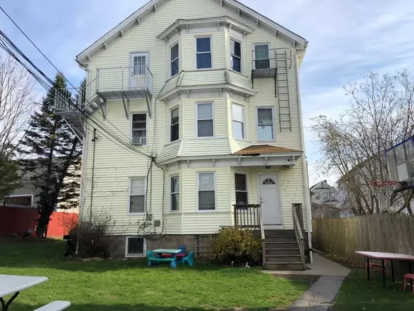 150 Mott St, Fall River, MA 02721