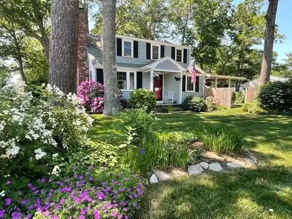 78 Hathaway St, Wareham, MA 02571