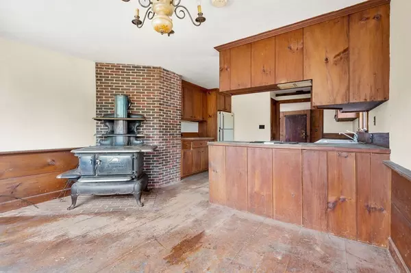 Dunstable, MA 01827,160 Westford St