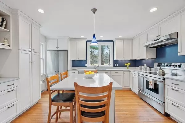 Hamilton, MA 01982,71 Fox Run Road