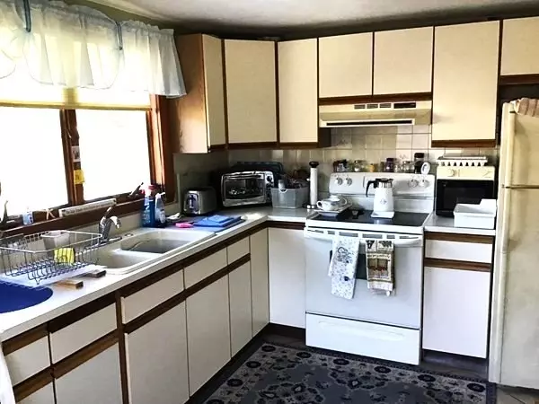 Wareham, MA 02538,284 Plymouth Ave