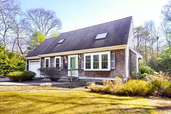 107 Harriette Rd, Falmouth, MA 02536