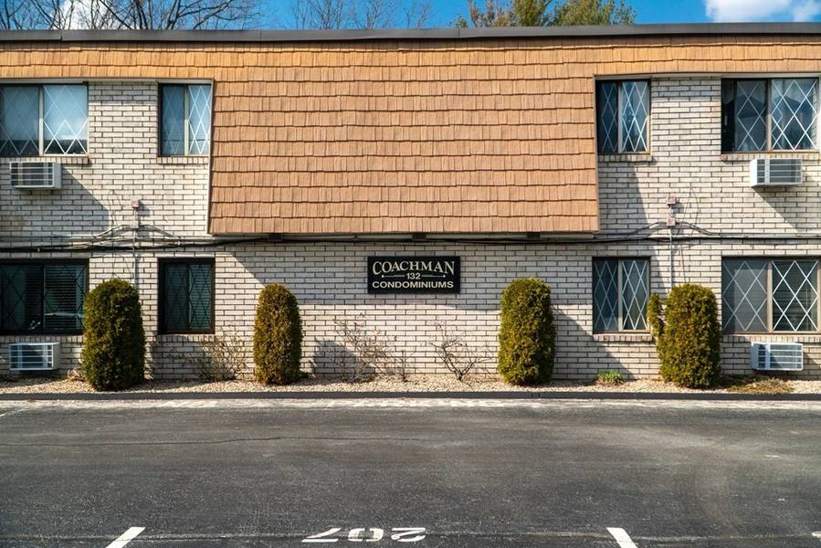 132 Hoffman Ave #108, Cranston, RI 02920