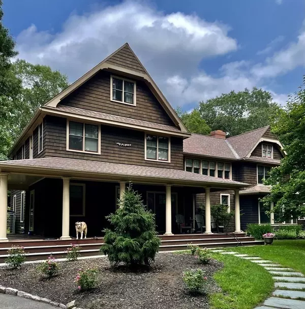 Hamilton, MA 01982,2 Spingler Dr