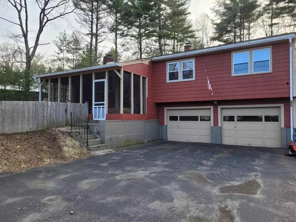 Mendon, MA 01756,91 Bates Street