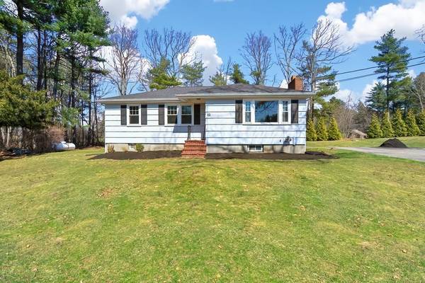 12 Flonun St, Walpole, MA 02081