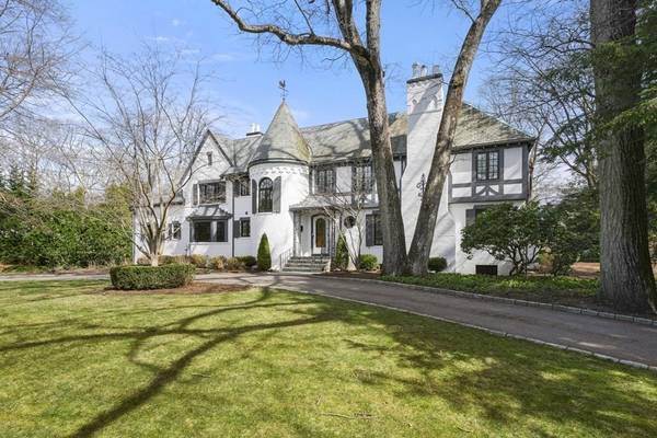 77 Woodcliff Road, Wellesley, MA 02481