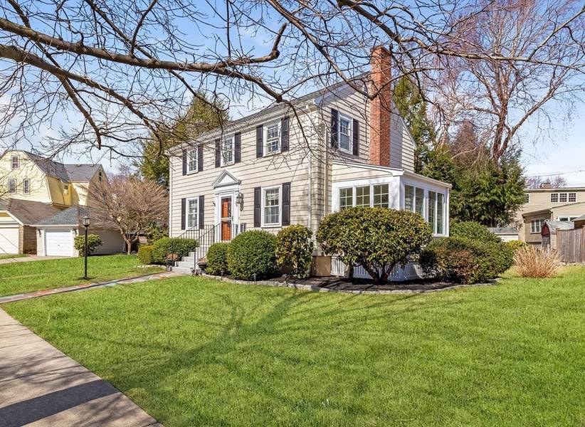 18 Clifford St, Melrose, MA 02176