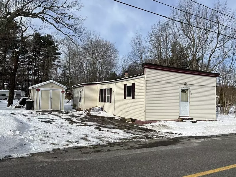 200 Pleasant St, Hanson, MA 02341