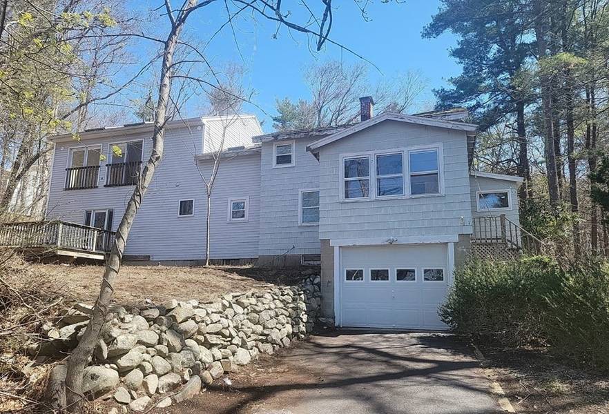 65A Lake Attitash Rd, Amesbury, MA 01913