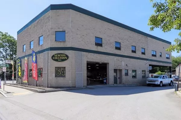 Newton, MA 02458,64 Crafts St
