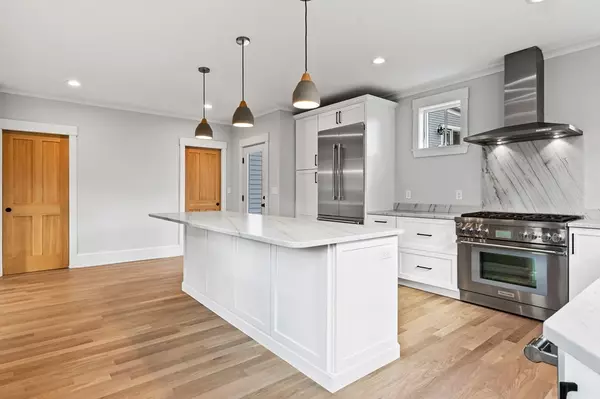 Newburyport, MA 01950,70 Washington St