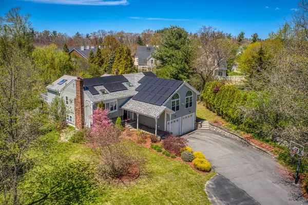 317 Hillside Rd, North Andover, MA 01845