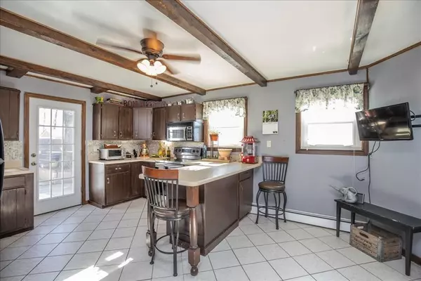 Saugus, MA 01906,7 Lawndale Ave