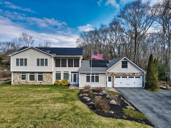 43 Colonial Way, Dartmouth, MA 02747