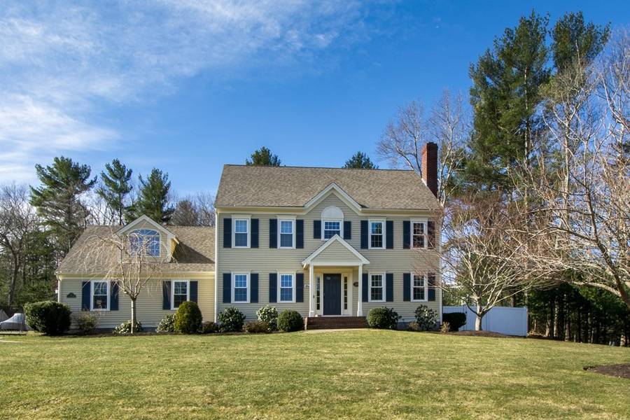 35 Round Hill Rd, Kingston, MA 02364