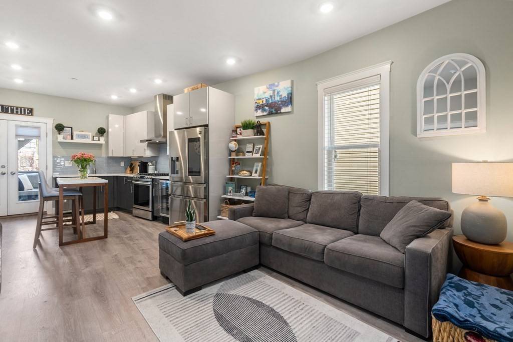 Boston, MA 02127,225 Bowen Street #1