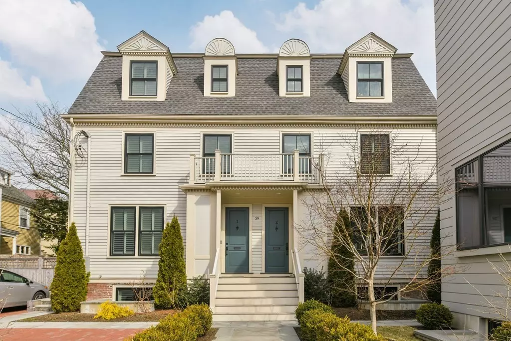 Cambridge, MA 02138,39 Hammond St #2