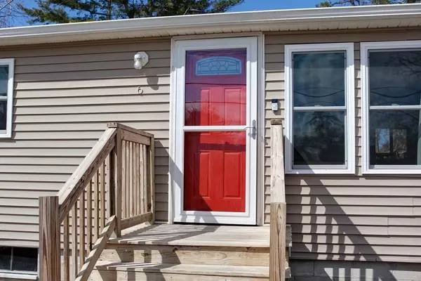 6 Peaceful Ln, Wareham, MA 02538