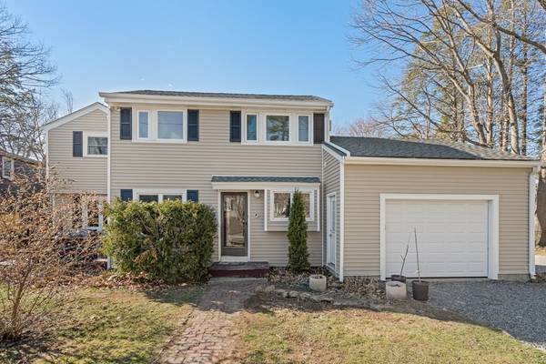 2 Leigh Rd, Hamilton, MA 01982