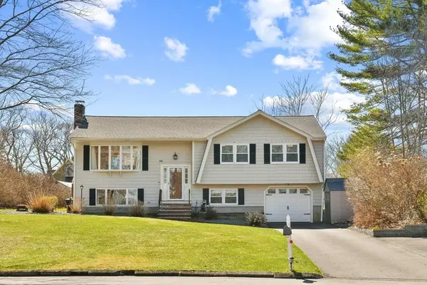 35 Maraglia Rd, Stoughton, MA 02072