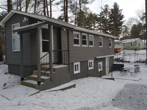 47 Poole Rd, Belchertown, MA 01007